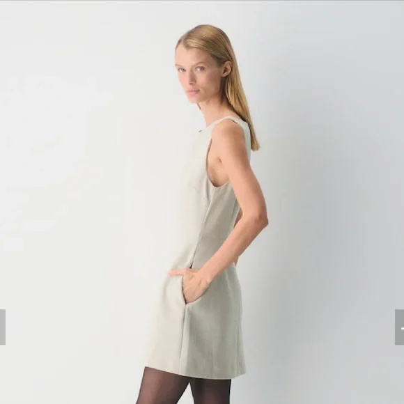 Bond Dress - (Re)ssential Aritzia / Babaton - Picture 3 of 10